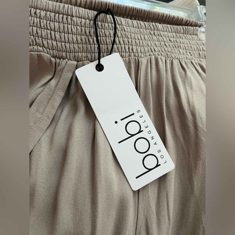 Bobi Women's Wide Leg Tan Pants NWT - sold out on Revolve! - Picture 6 of 8